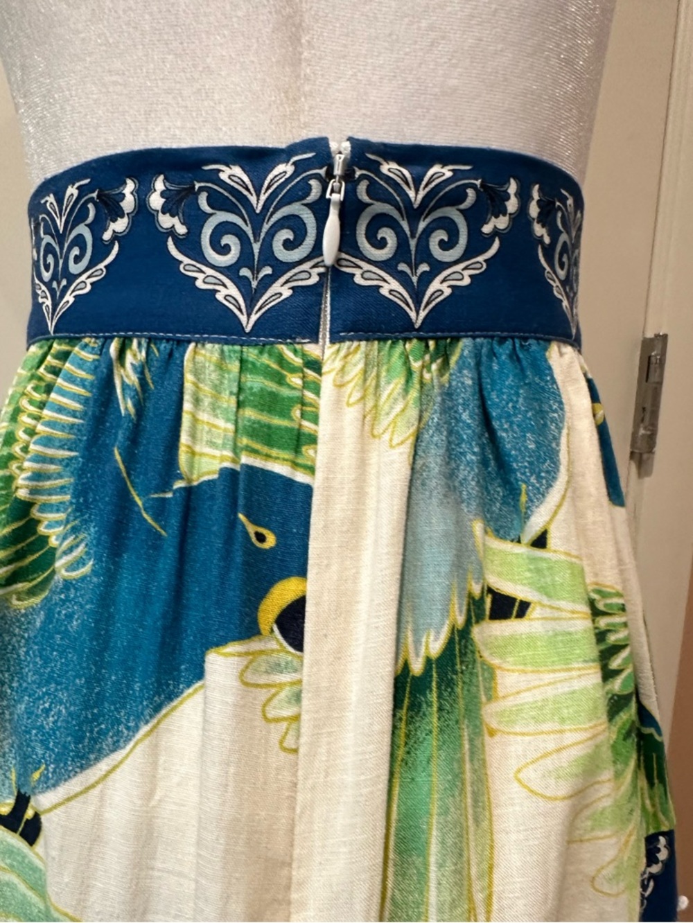 Farm Rio size XS tiered midi skirt in tropical prints - Picture 6 of 14